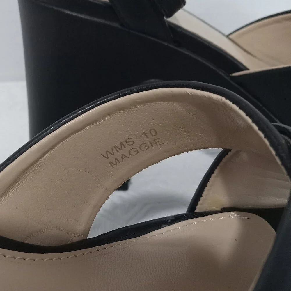 DV by DOLCE VITA Maggie Black Crisscross Platform Chunky Heel Sandal Womens 10